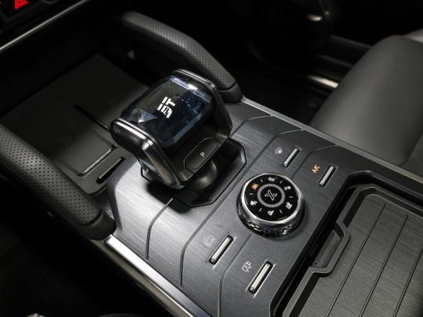 JETOUR T2 с пробегом 2024 года, цена 3 649 000 рублей, 15647 км, внедорожник, Автокод Объявления