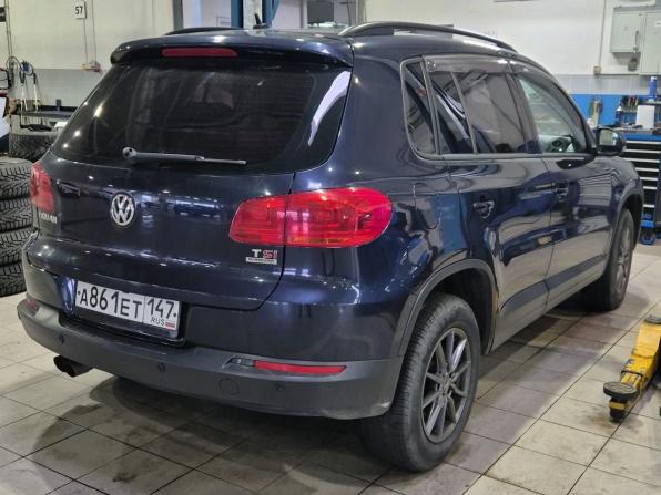 Volkswagen Tiguan I Рестайлинг с пробегом 2013 года, цена 999 000 рублей, 140773 км, внедорожник, Автокод Объявления