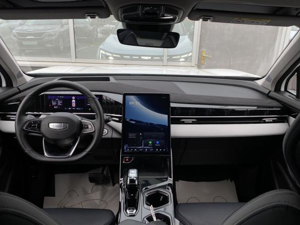 Geely Atlas II с пробегом 2024 года, цена 3 199 000 рублей, 32120 км, внедорожник, Автокод Объявления