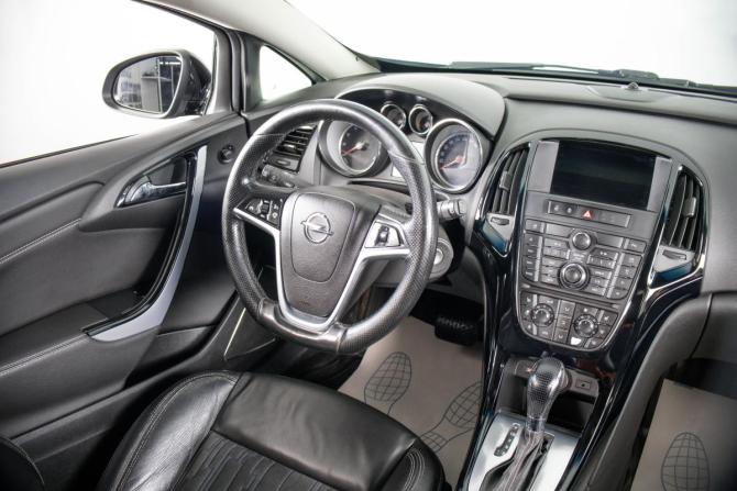 Opel Astra J Рестайлинг с пробегом 2014 года, цена 1 019 000 рублей, 191900 км, хэтчбек, Автокод Объявления