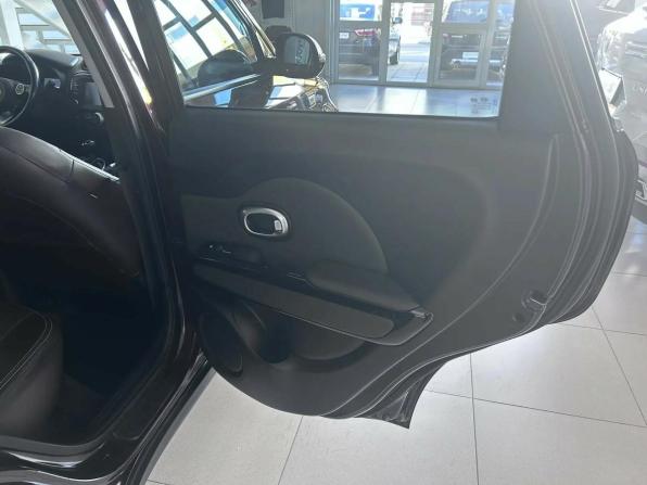 Kia Soul II Рестайлинг с пробегом 2018 года, цена 1 680 000 рублей, 97000 км, хэтчбек, Автокод Объявления