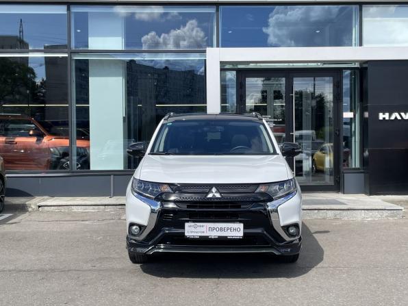 Mitsubishi Outlander III Рестайлинг 3 с пробегом 2022 года, цена 3 219 000 рублей, 23164 км, внедорожник, Автокод Объявления