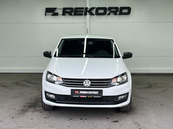 Volkswagen Polo V Рестайлинг с пробегом 2018 года, цена 1 139 000 рублей, 53791 км, седан, Автокод Объявления