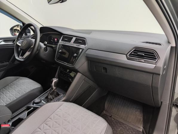 Volkswagen Tiguan II Рестайлинг с пробегом 2021 года, цена 3 190 000 рублей, 29763 км, внедорожник, Автокод Объявления