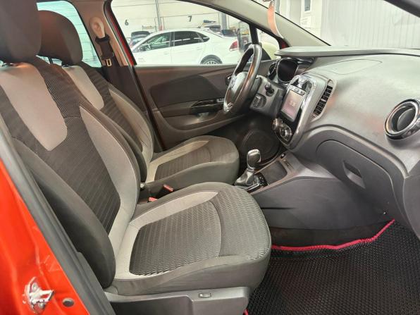 Renault Kaptur I с пробегом 2017 года, цена 1 257 000 рублей, 120051 км, внедорожник, Автокод Объявления