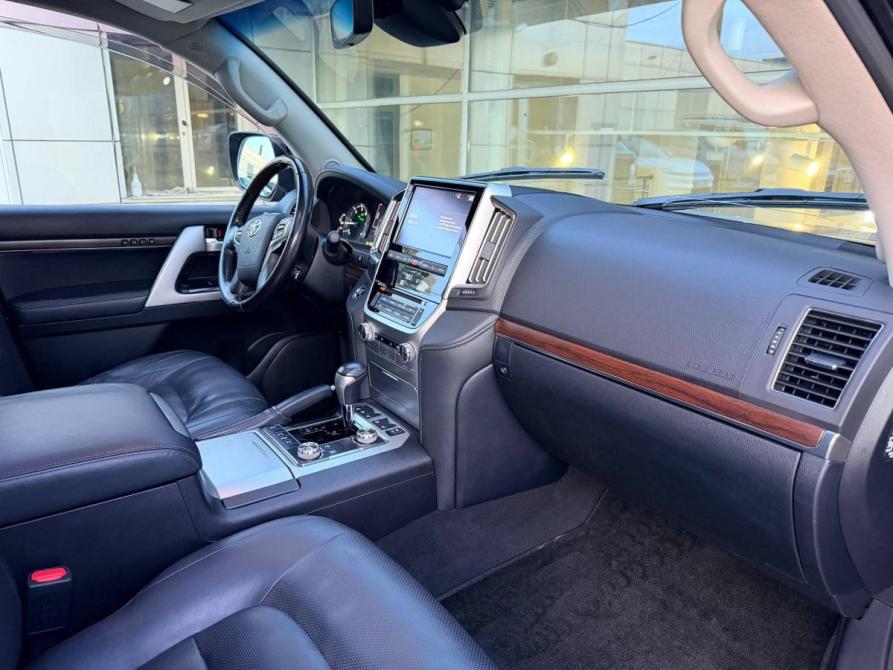 Toyota Land Cruiser 200 Series Рестайлинг 2 Москва  - изображение 17