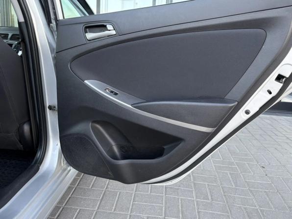 Hyundai Solaris I Рестайлинг с пробегом 2015 года, цена 1 020 000 рублей, 157575 км, седан, Автокод Объявления