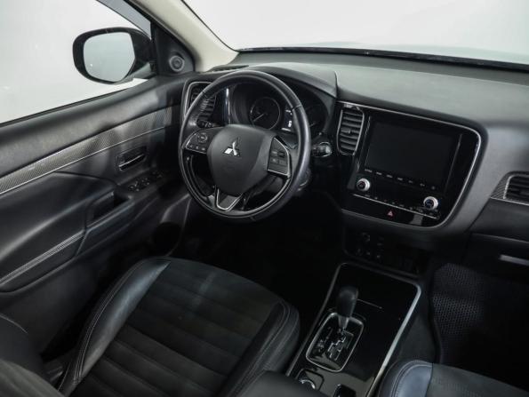 Mitsubishi Outlander III Рестайлинг 3 с пробегом 2022 года, цена 2 589 000 рублей, 99958 км, внедорожник, Автокод Объявления