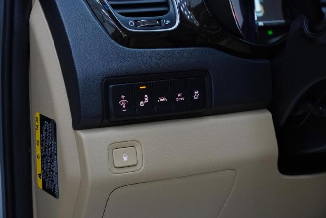 Kia Carnival III с пробегом 2018 года, цена 1 589 000 рублей, 89368 км, минивэн, Автокод Объявления