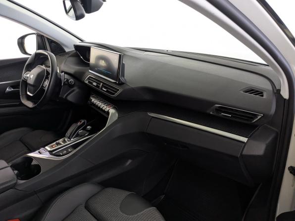 Peugeot 3008 II Рестайлинг с пробегом 2021 года, цена 2 350 000 рублей, 77341 км, внедорожник, Автокод Объявления