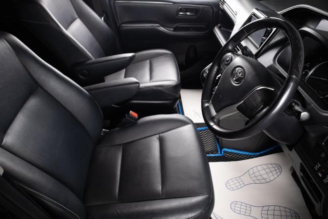 Toyota Esquire I с пробегом 2015 года, цена 2 569 000 рублей, 157232 км, минивэн, Автокод Объявления