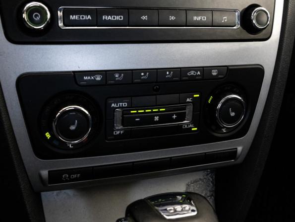 Skoda Octavia II (A5) Рестайлинг с пробегом 2012 года, цена 649 000 рублей, 134929 км, лифтбек, Автокод Объявления