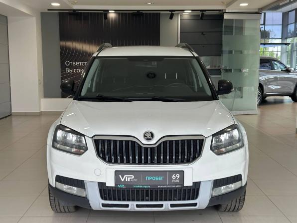 Skoda Yeti I Рестайлинг с пробегом 2015 года, цена 1 045 000 рублей, 212259 км, внедорожник, Автокод Объявления
