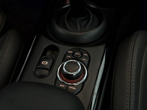 Mini Clubman II Рестайлинг с пробегом 2022 года, цена 3 790 000 рублей, 63302 км, универсал, Автокод Объявления