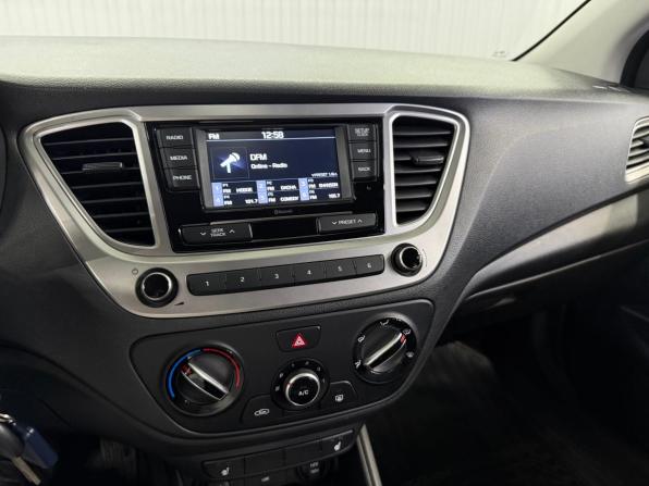 Hyundai Solaris II Рестайлинг с пробегом 2021 года, цена 1 647 000 рублей, 54620 км, седан, Автокод Объявления