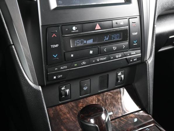 Toyota Camry VII (XV50) Рестайлинг с пробегом 2015 года, цена 1 759 000 рублей, 177599 км, седан, Автокод Объявления