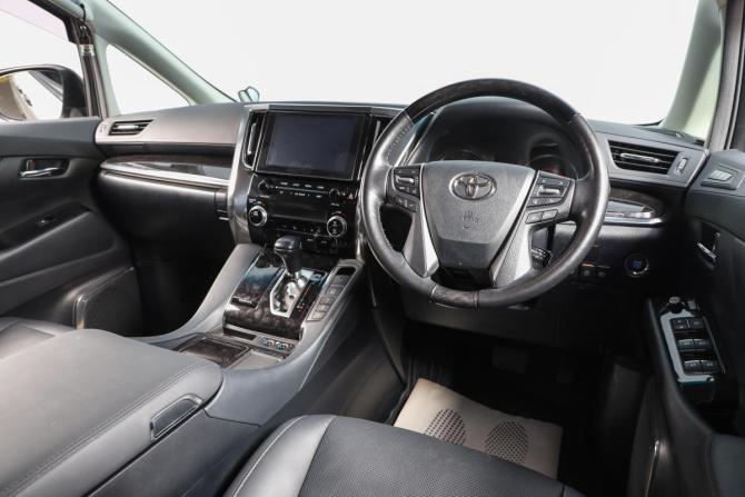 Toyota Alphard III Рестайлинг с пробегом 2021 года, цена 6 349 000 рублей, 51003 км, минивэн, Автокод Объявления