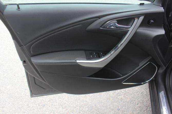 Opel Astra J с пробегом 2010 года, цена 537 000 рублей, 225554 км, хэтчбек, Автокод Объявления