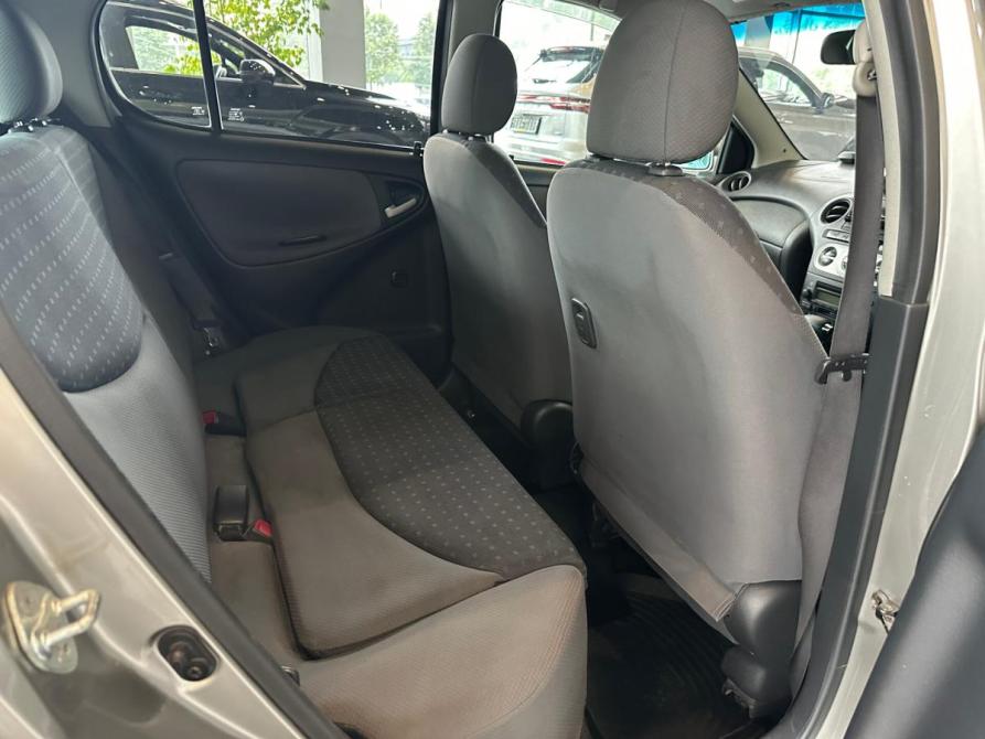 Toyota Vitz I (P10) Новосибирск  - изображение 16