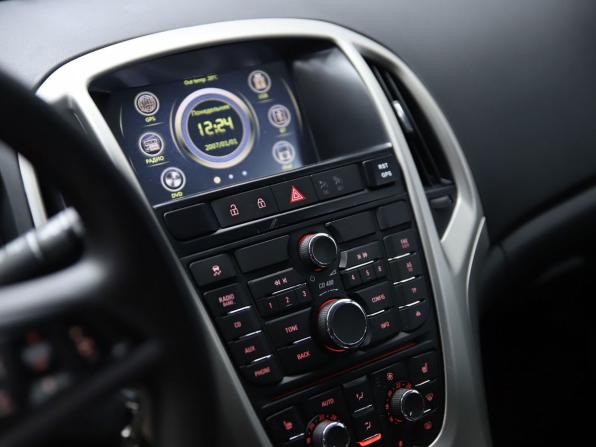 Opel Astra J с пробегом 2012 года, цена 690 000 рублей, 147280 км, хэтчбек, Автокод Объявления