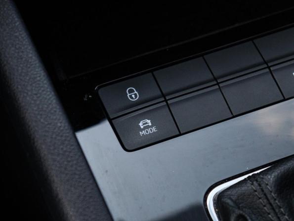 Skoda Octavia III (A7) Рестайлинг с пробегом 2020 года, цена 2 320 000 рублей, 95263 км, лифтбек, Автокод Объявления
