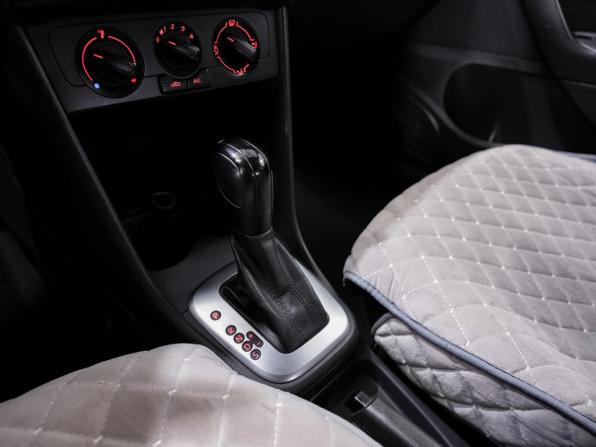 Volkswagen Polo V Рестайлинг с пробегом 2016 года, цена 1 020 000 рублей, 137000 км, седан, Автокод Объявления