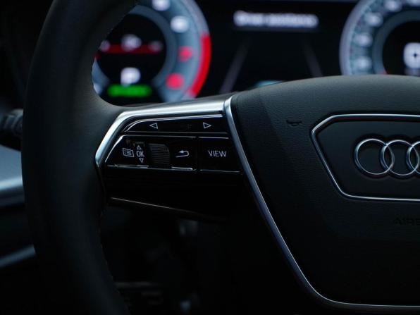 Audi Q6 с пробегом 2025 года, цена 7 200 444 рубля, 1327 км, внедорожник, Автокод Объявления