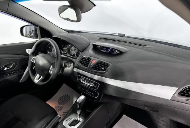 Renault Fluence I с пробегом 2011 года, цена 685 000 рублей, 211857 км, седан, Автокод Объявления