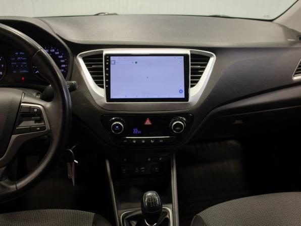 Hyundai Solaris II с пробегом 2018 года, цена 1 265 000 рублей, 161253 км, седан, Автокод Объявления