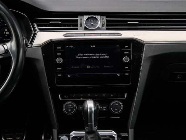 Volkswagen Passat B8 с пробегом 2019 года, цена 2 190 000 рублей, 175961 км, седан, Автокод Объявления