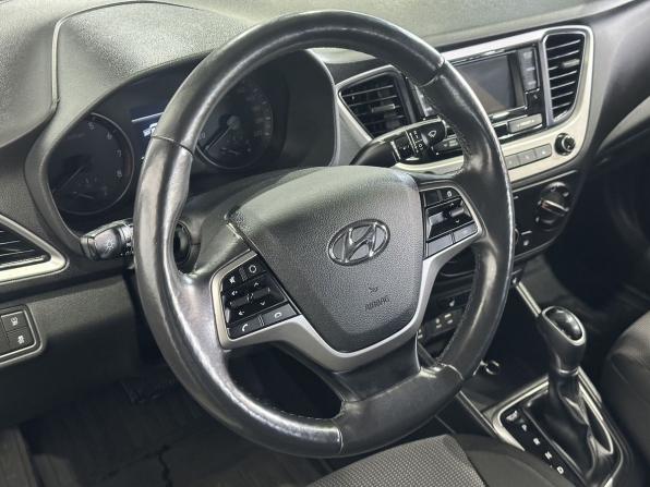 Hyundai Solaris II с пробегом 2017 года, цена 1 360 000 рублей, 95000 км, седан, Автокод Объявления