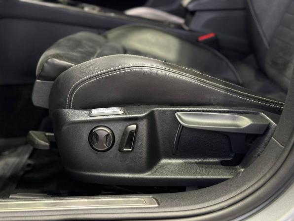 Volkswagen Passat B8 Рестайлинг с пробегом 2019 года, цена 2 019 900 рублей, 212000 км, седан, Автокод Объявления