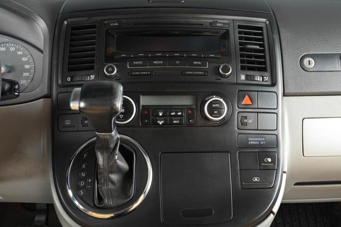 Volkswagen Multivan T5 с пробегом 2009 года, цена 1 919 000 рублей, 323000 км, минивэн, Автокод Объявления