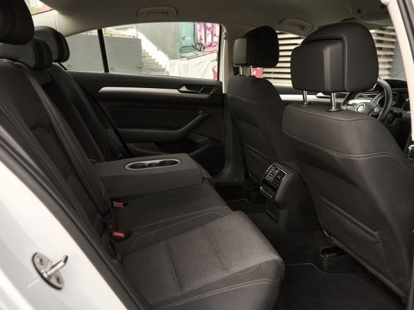 Volkswagen Passat B8 с пробегом 2019 года, цена 2 075 000 рублей, 121278 км, седан, Автокод Объявления
