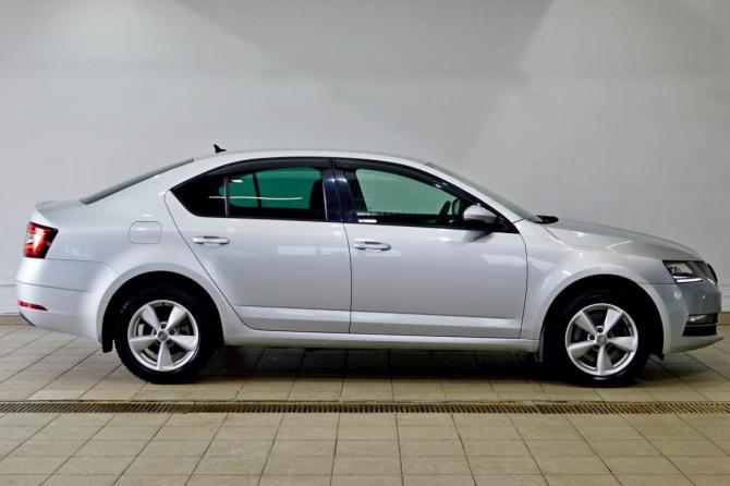 Skoda Octavia III (A7) Рестайлинг с пробегом 2018 года, цена 1 890 000 рублей, 105893 км, лифтбек, Автокод Объявления