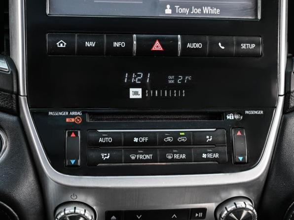 Toyota Land Cruiser 200 Series Рестайлинг 2 с пробегом 2015 года, цена 4 984 000 рублей, 190697 км, внедорожник, Автокод Объявления