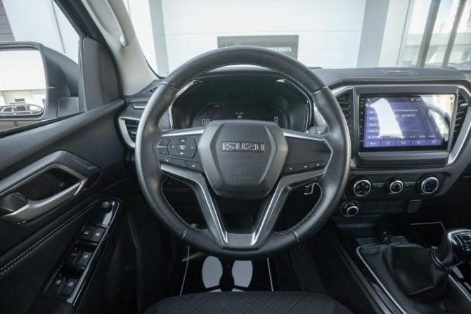 Isuzu D-Max III с пробегом 2024 года, цена 3 398 000 рублей, 35000 км, offers.body_type.unknown, Автокод Объявления