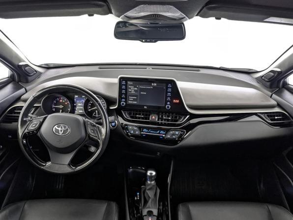 Toyota C-HR I Рестайлинг с пробегом 2021 года, цена 2 845 000 рублей, 55095 км, внедорожник, Автокод Объявления