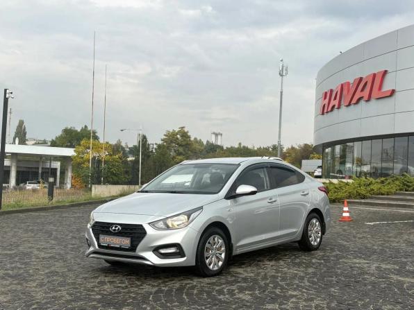 Hyundai Solaris II с пробегом 2018 года, цена 1 350 000 рублей, 128422 км, седан, Автокод Объявления