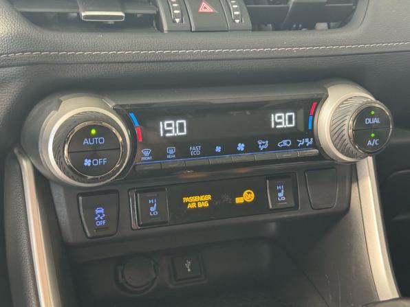 Toyota RAV4 V (XA50) с пробегом 2021 года, цена 3 449 000 рублей, 52508 км, внедорожник, Автокод Объявления