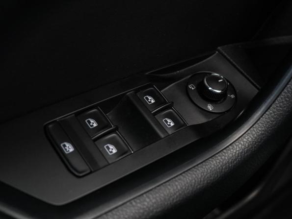 Skoda Superb III Рестайлинг с пробегом 2024 года, цена 3 690 000 рублей, 37160 км, лифтбек, Автокод Объявления