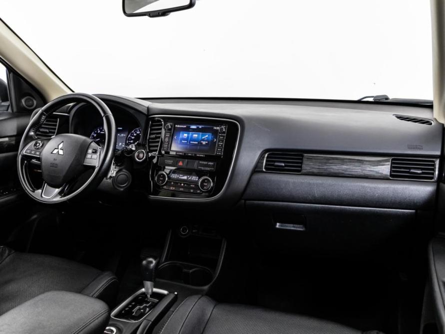 Mitsubishi Outlander III Рестайлинг 2 Санкт-Петербург  - изображение 10