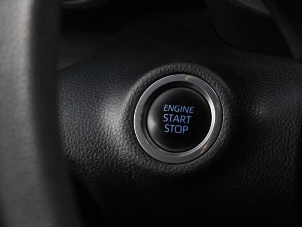 Toyota Yaris IV с пробегом 2021 года, цена 1 449 000 рублей, 133213 км, хэтчбек, Автокод Объявления