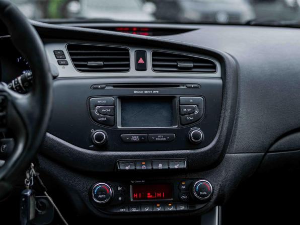 Kia Ceed II с пробегом 2014 года, цена 916 000 рублей, 231728 км, хэтчбек, Автокод Объявления