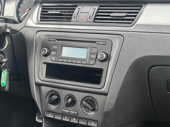 Skoda Rapid I с пробегом 2015 года, цена 599 000 рублей, 330000 км, лифтбек, Автокод Объявления