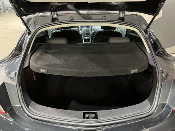 Opel Astra J Рестайлинг с пробегом 2012 года, цена 640 000 рублей, 195867 км, хэтчбек, Автокод Объявления