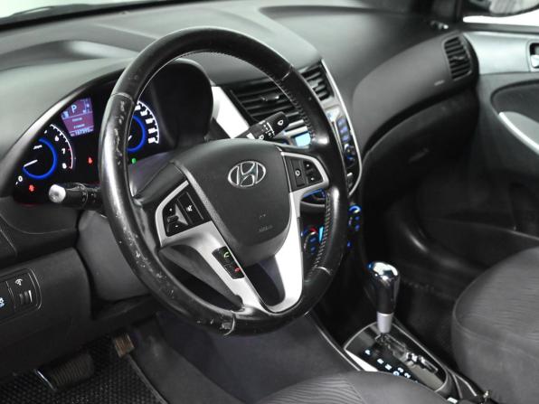 Hyundai Solaris I с пробегом 2012 года, цена 695 000 рублей, 193062 км, седан, Автокод Объявления