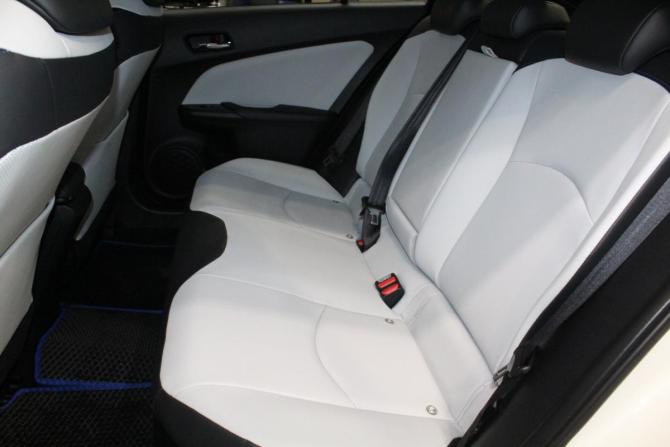 Toyota Prius IV (XW50) с пробегом 2016 года, цена 1 579 000 рублей, 153934 км, лифтбек, Автокод Объявления