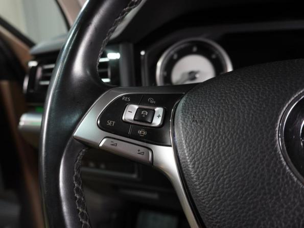 Volkswagen Touareg III с пробегом 2018 года, цена 4 239 000 рублей, 231611 км, внедорожник, Автокод Объявления