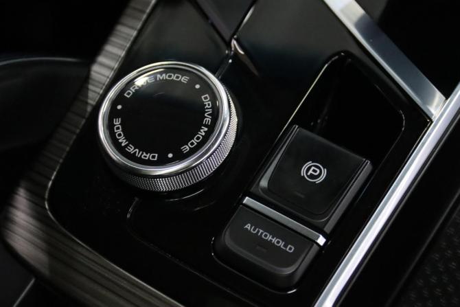 Geely Atlas Pro с пробегом 2022 года, цена 1 795 950 рублей, 113643 км, внедорожник, Автокод Объявления